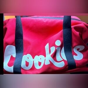 NWOTS COOKIES SECRET SMELL PROOF COMPARTMENT DUFFLE BAG!  Never used
